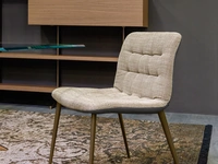 Sedia in tessuto trapuntato con struttura in metallo Bronzo Daddy di Tonin Casa