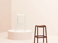 Sgabello impilabile Dome SG in polipropilene e metallo di Sedie Brianza