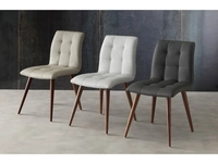 Sedia in ecopelle imbottita e trapuntata con base in legno massello Finland di La Seggiola