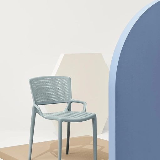 Sedia Fiorellina Perforated Seat and Back in polipropilene di Infiniti