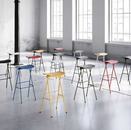 Sgabello Flip Stool di Infiniti