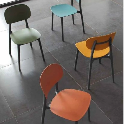Sedia Fly Color in polipropilene di La Seggiola