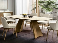 Sedia in tessuto Foyer con gambe in legno di Calligaris