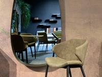 Sedia rivestita in pelle con braccioli Glam di Tonin Casa