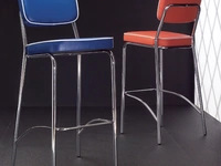 Sgabello Hollywood Stool 75 in ecopelle imbottita di La Seggiola