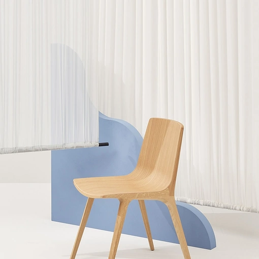 Sedia Seame 4 Legs in Rovere Naturale di Infiniti