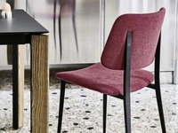 Sedia Joe in tessuto con gambe in metallo di Sedie Brianza