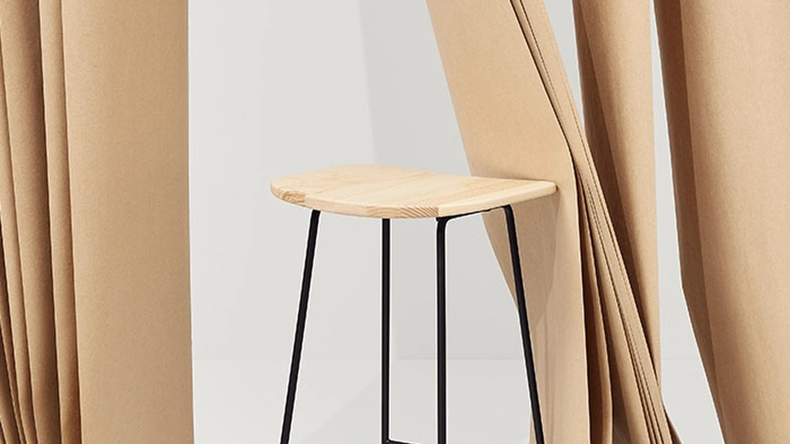 Sgabello Klejn Wood Stool con seduta in Frassino e base in tondino di acciaio di Infiniti