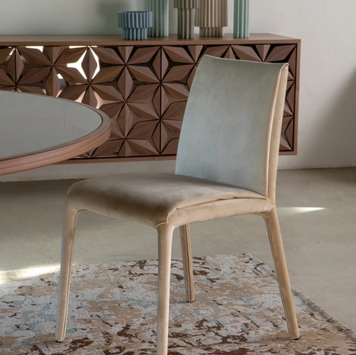 Sedia Lisa rivestita in pelle di Tonin Casa