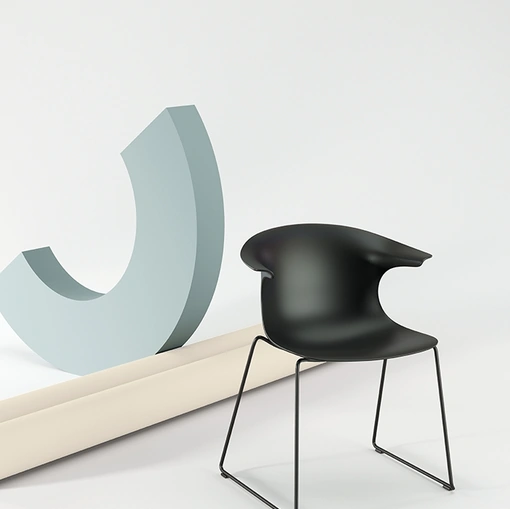 Sedia Loop Mono Sled di Infiniti