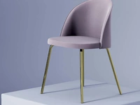 Sedia Lulù in velluto rosa cipria con base in ottone lucido galvanizzato di La Seggiola