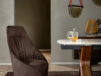 Sedia Mama in pelle scamosciata di Tonin Casa 