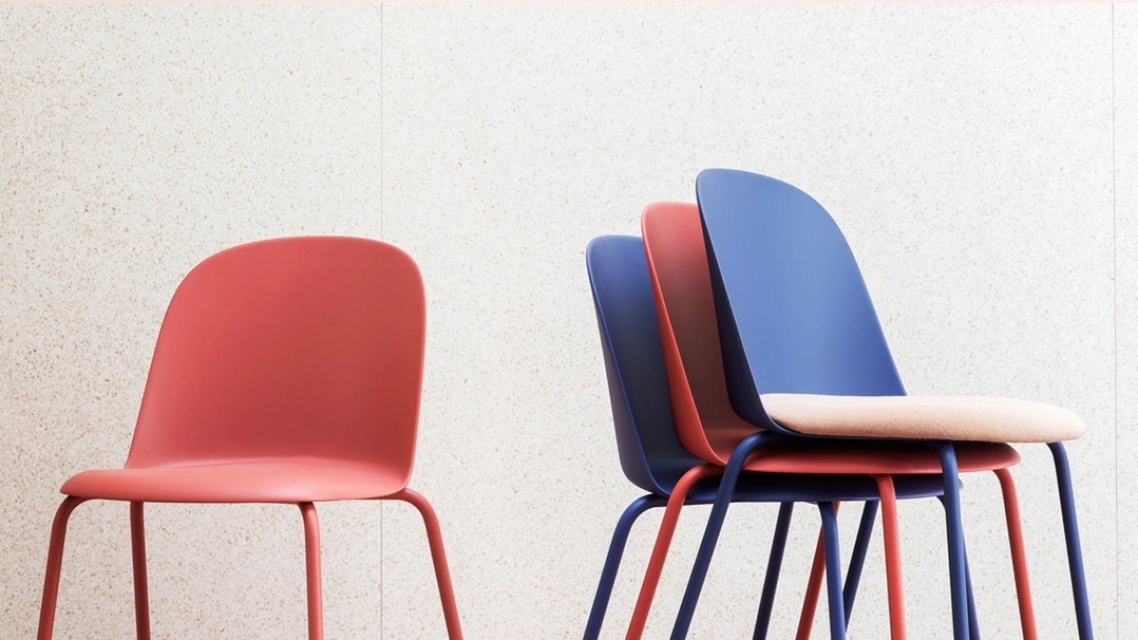 Sedia impilabile Mariolina di Miniforms