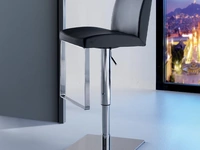 Sgabello regolabile Maxim rivestito in ecopelle con struttura in metallo cromato di La Seggiola