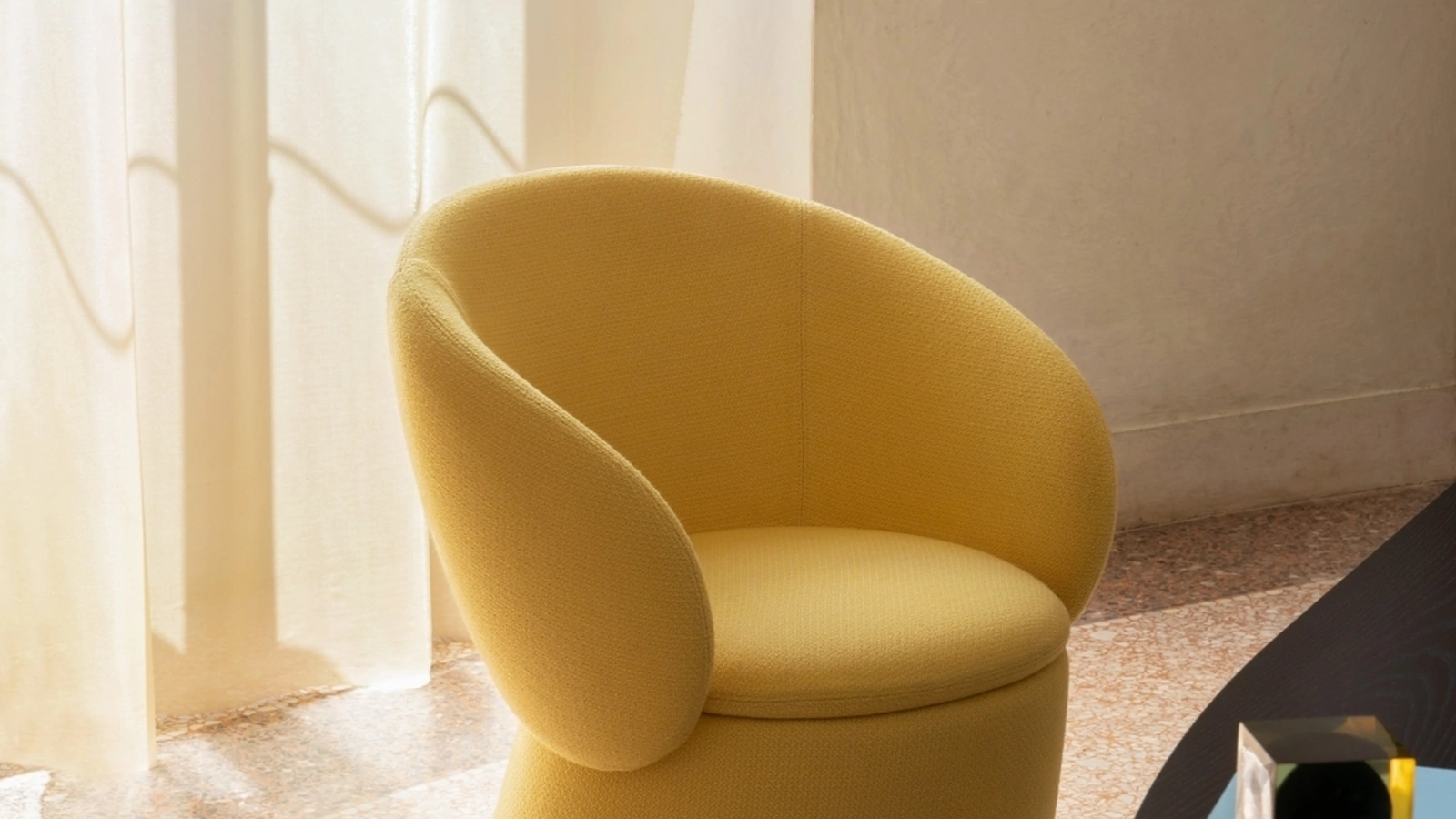 Sedia Nebula Monaca in tessuto imbottito di Miniforms