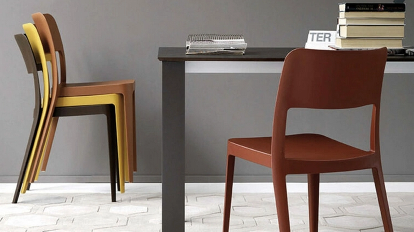 Sedia impilabile colorata Nenè di Sedie Brianza