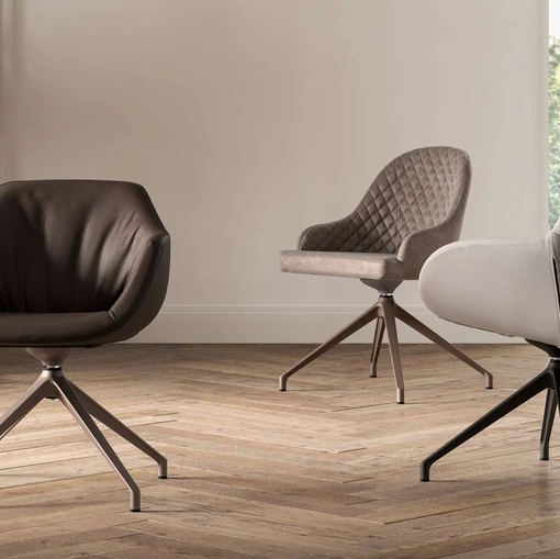 Sedia girevole in pelle Gilda di Ozzio