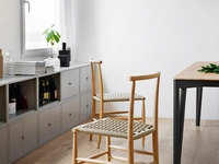 Sedia Pelleossa in Rovere Fiammato con seduta in paglia di fiume di Miniforms