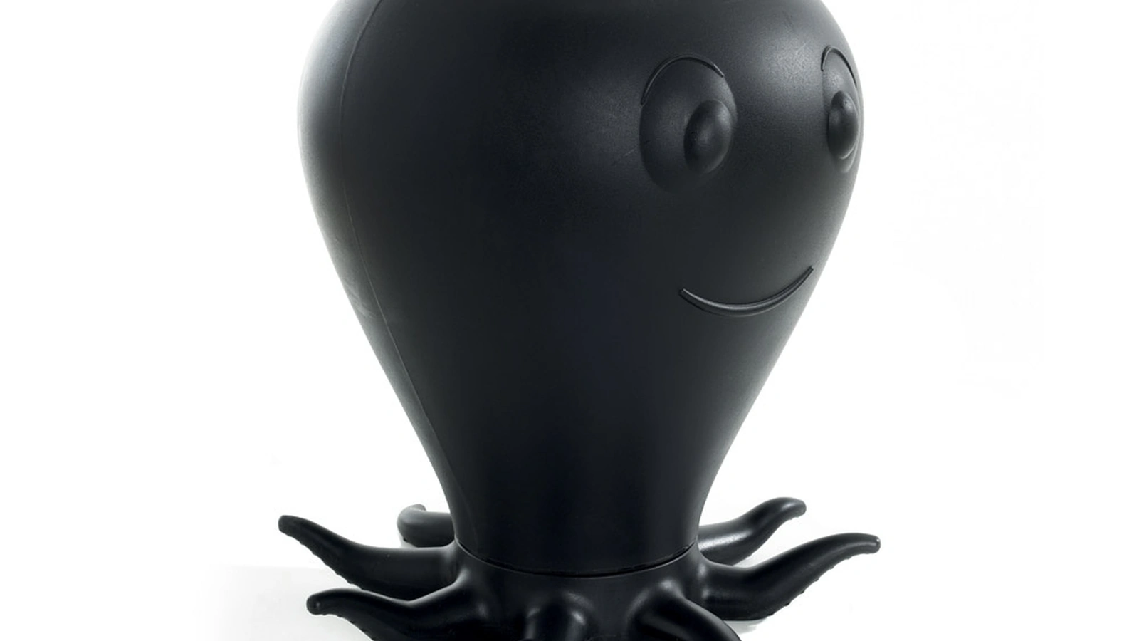 Sgabello di design Poli-Pino in policarbonato nero opaco di La Seggiola