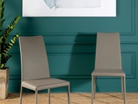 Sedia Pop completamente rivestita in pelle di Tonin Casa