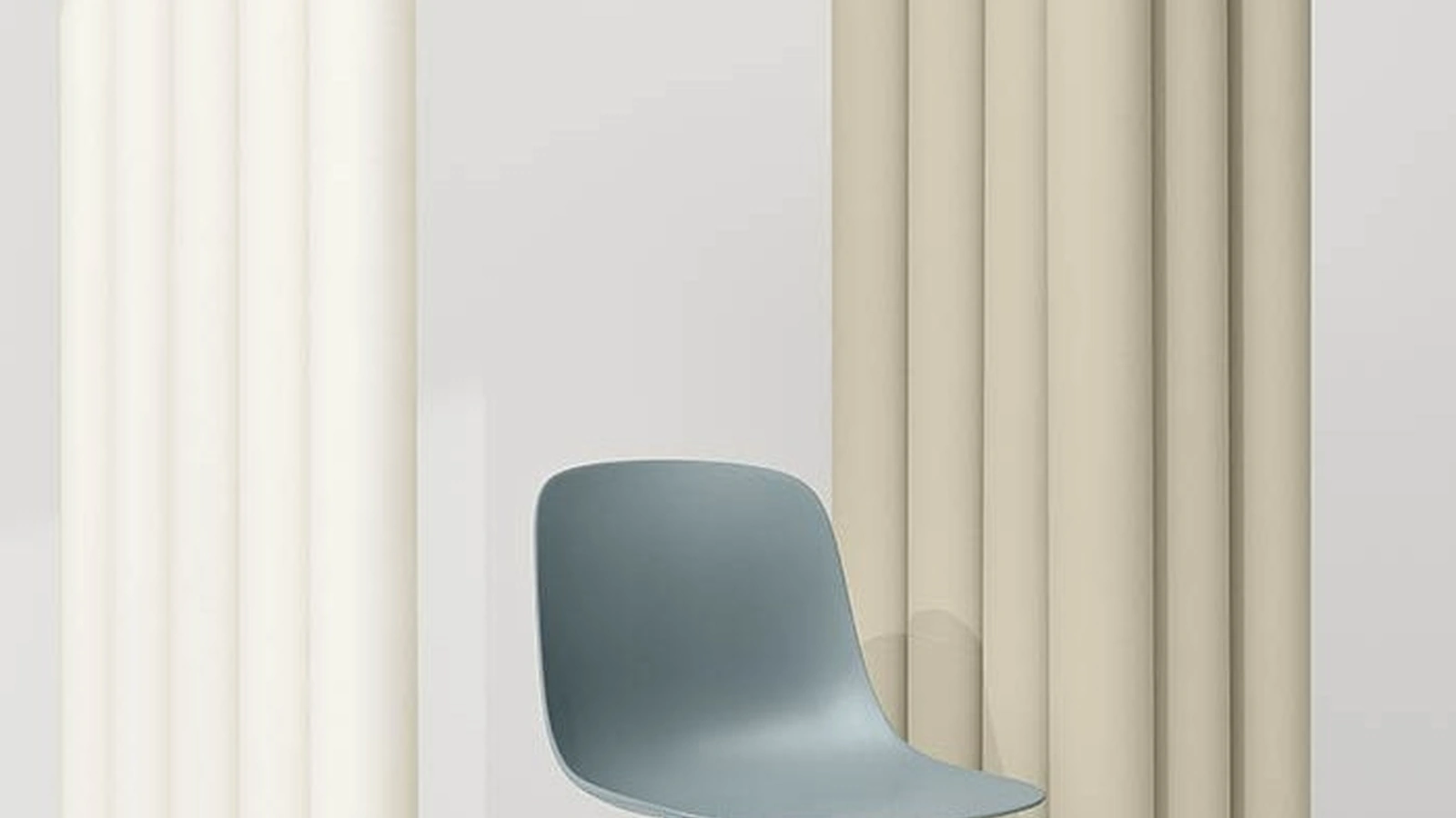 Sedia Pure Loop Mono 4 Legs con scocca in polipropilene e base in acciaio di Infiniti