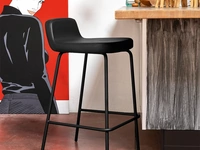 Sgabello Riley in ecopelle di Connubia