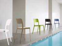 Sedia impilabile in polipropilene Leslie di Ponti Terenghi