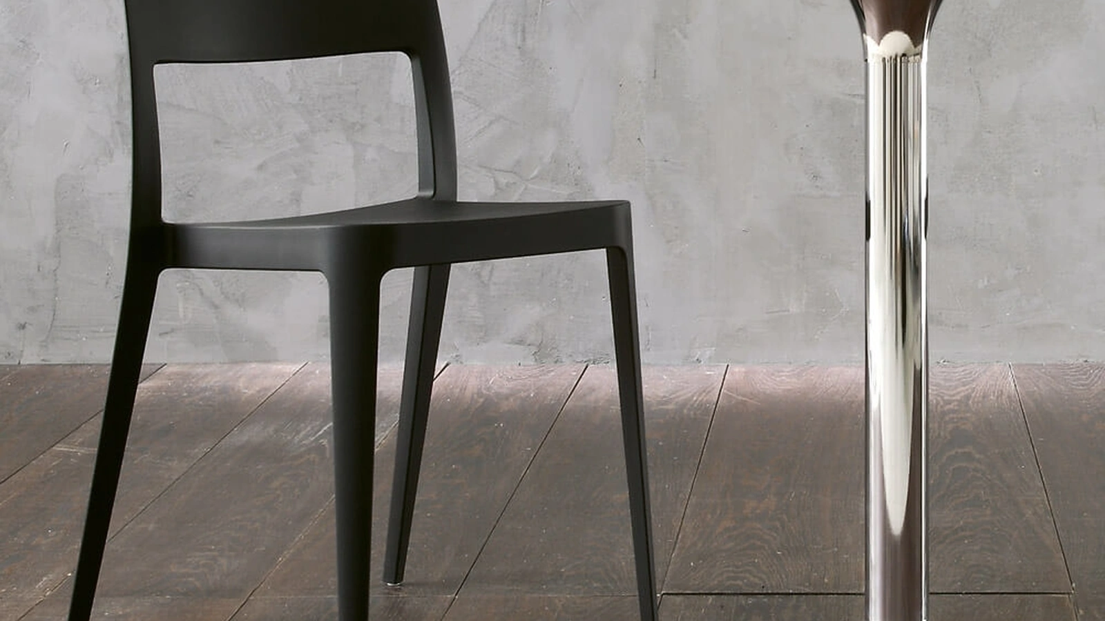 Sedia impilabile in polipropilene Leslie di Ponti Terenghi