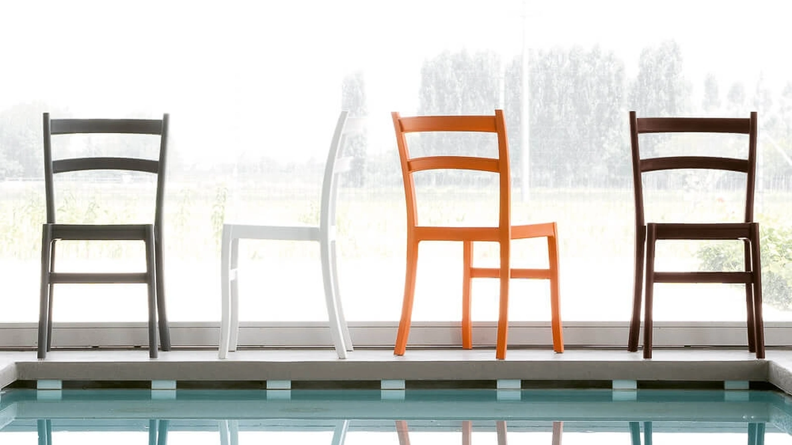 Sedia impilabile in polipropilene Amalia di Ponti Terenghi