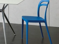 Sedia impilabile in polipropilene di Ponti Terenghi