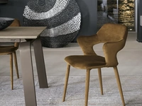 Sedia Seattle interamente rivestita in morbida microfibra effetto velluto di Target Point