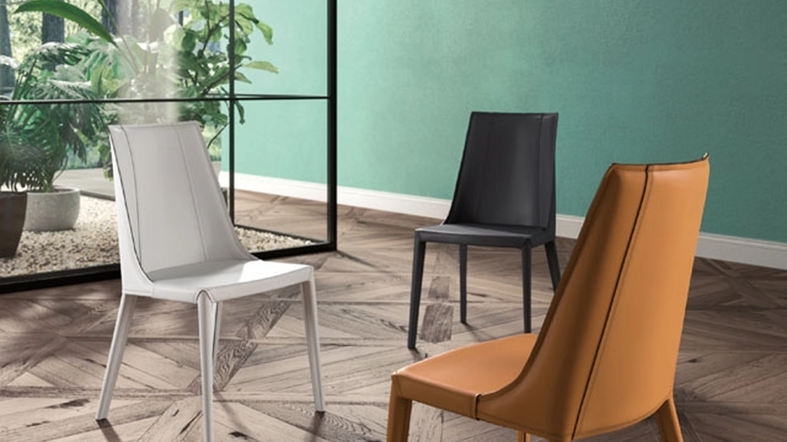 Sedia completamente rivestita in cuoio Loren di Ozzio