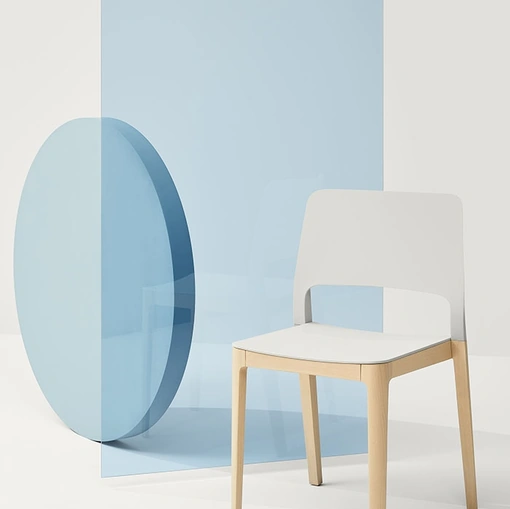 Sedia Settesusette in polipropilene con gambe in Faggio massello Naturale di Infiniti