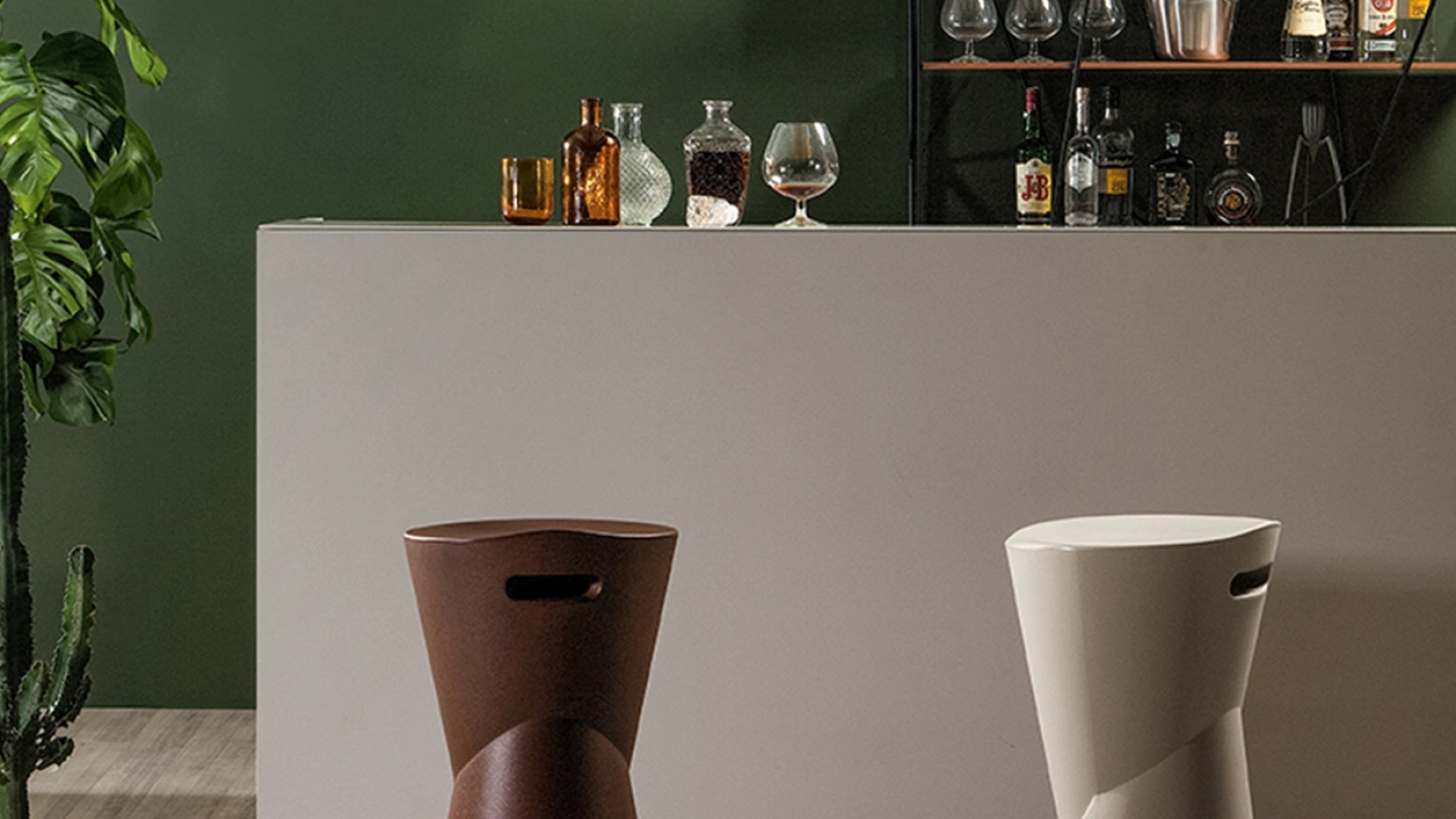 Sgabello Batik in polipropilene di Tonin Casa