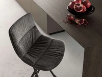 Sgabello in tessuto Roy di Ozzio