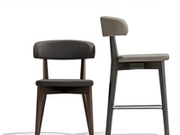 Sgabello Siren in ecopelle e legno di Connubia