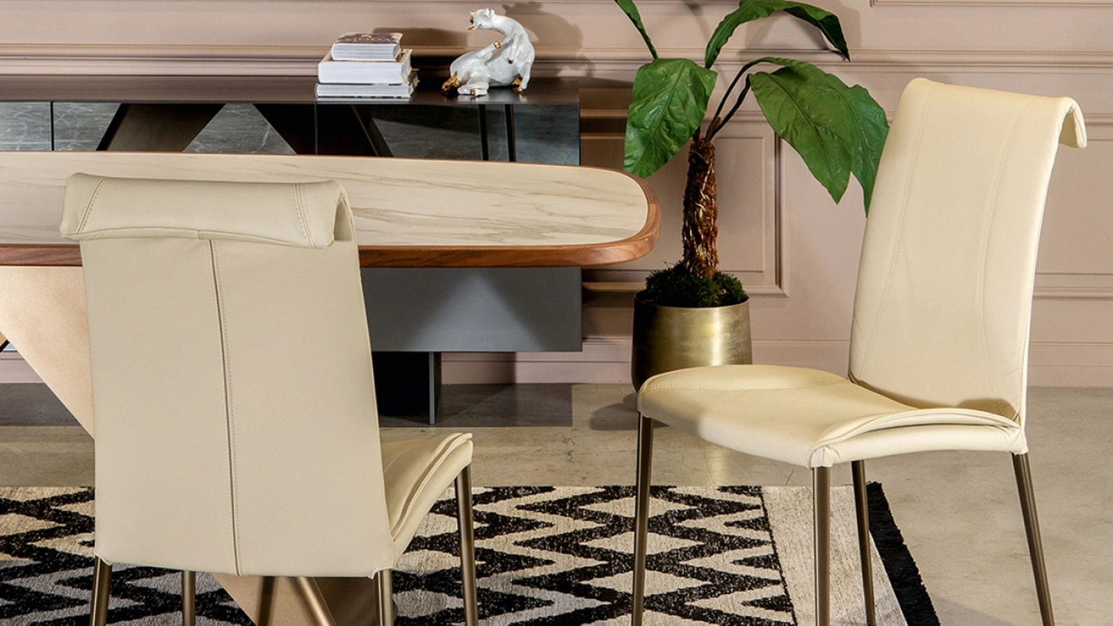 Sedia Sofia rivestita in pelle di Tonin Casa