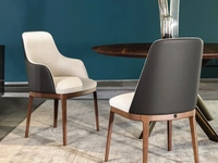 Sedia con e senza braccioli Cleo in tessuto con retro in pelle di Tonin Casa