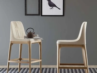 Sgabello in pelle Mivida di Tonin Casa