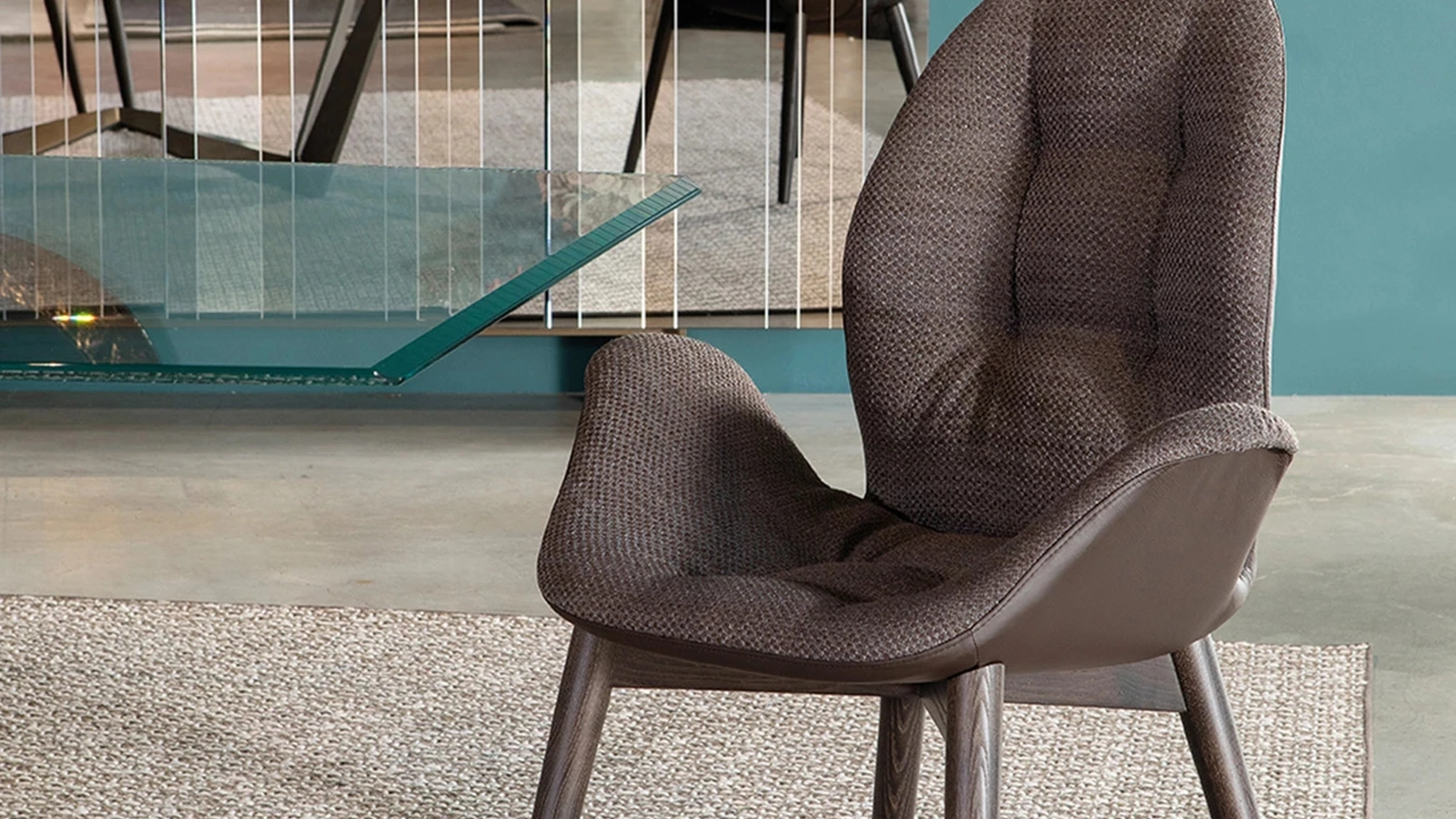 Sedia Sorrento Easy con seduta rivestita in ecopelle e tessuto di Tonin Casa