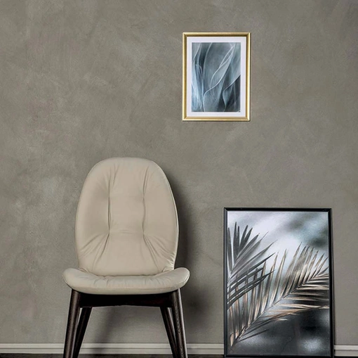 Sedia Sorrento Easy con seduta rivestita in ecopelle e gambe in legno di Tonin Casa