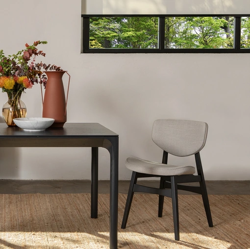 Sedia Zoe in legno e tessuto di Tonin Casa