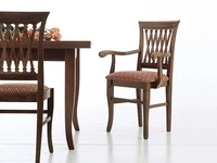 Sedia classica con o senza braccioli Treccia in legno con seduta in tessuto imbottito di Sedie Brianza