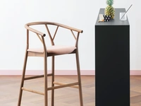 Sgabello Valerie in legno curvato con seduta in tessuto di Miniforms