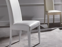 Sedia Vertigo Slim in ecopelle con struttura in laccato in tinta di La Seggiola