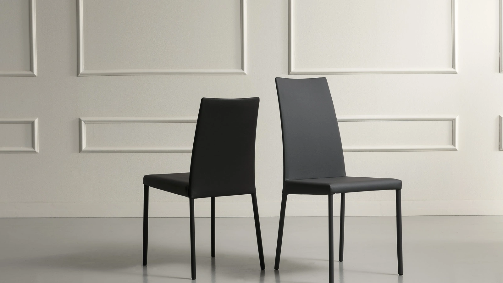 Sedia in ecopelle Vicky con schienale alto o basso di Sedie Brianza