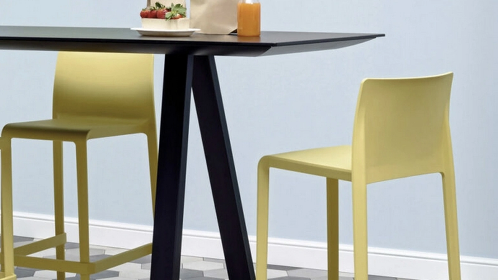 Sgabello Volt SG in polipropilene di Sedie Brianza