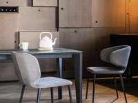 Sedia Wrap in tessuto imbottito di Sedie Brianza