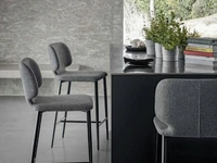 Sgabello Wrap SG in tessuto imbottito con base in metallo di Sedie Brianza