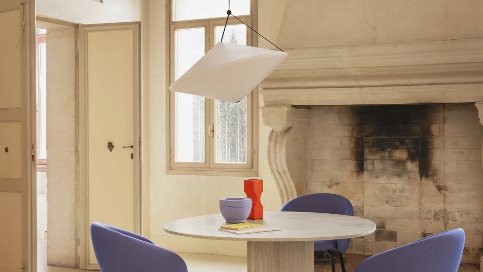 Tavolo Albio in marmo travertino di Miniforms